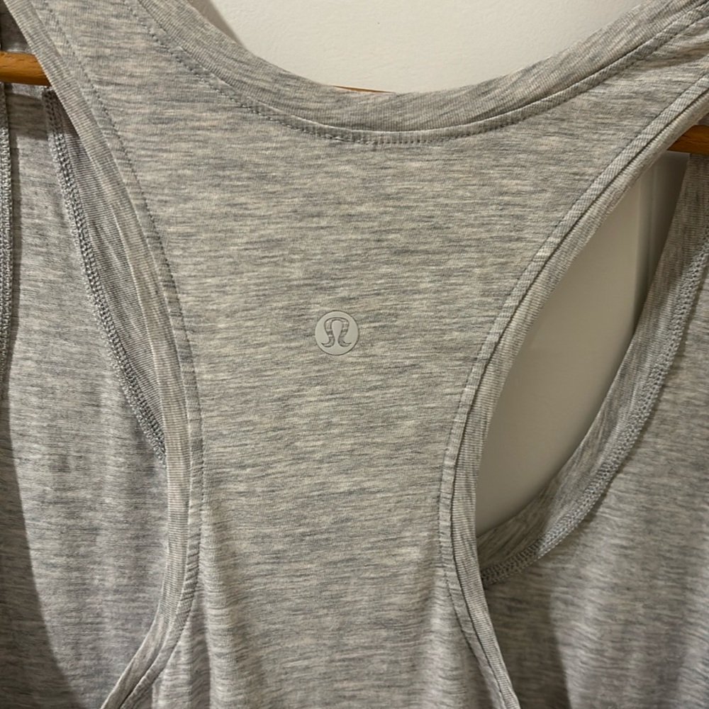 Lululemon gray racerback tank. Very good condition. Size 6.